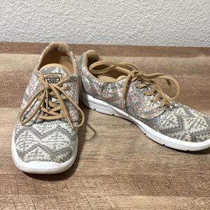 Vans Women's Gray and Tan Patterned Sneakers